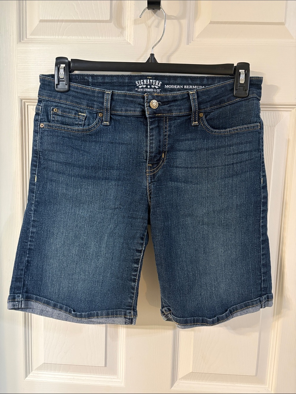 Signature Women's Bermuda Denim Shorts in Dark Blue Wash